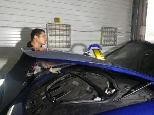 Ремонт вмятин на капоте Porsche Panamera S4